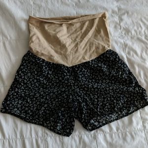 Maternity shorts